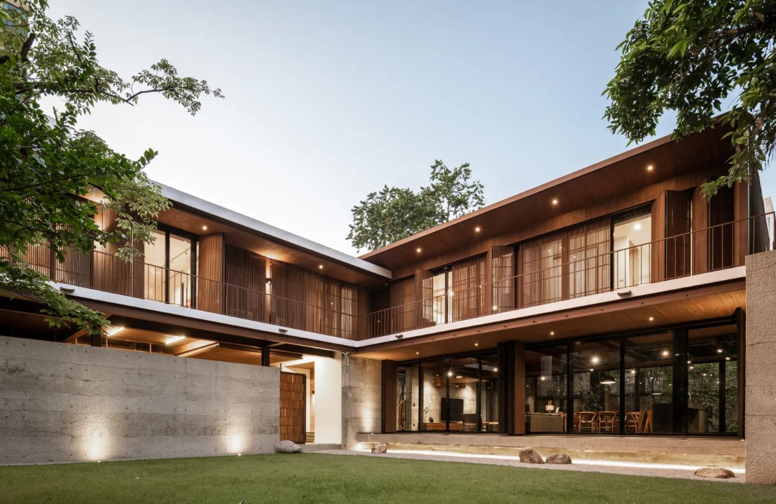 V HOUSE
